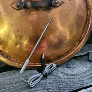 Reservdel termometer Extra givare / probe - passar alla Bluetooth termometer vi sålt Reservdel termometer  - Extra givare / probe - Proben är bakåtkompatibel med alla tidigare bluetooth modeller sålda av BBQmonster.  Detta är en reservdel, en extra temperatur-probe för Bluetooth termometer "BBQMonster", "Easy BBQ" "Smart BBQ" och "Cloud BBQ" , modeller som klarar upp till 6 probes. Proben har en nål som är 12cm lång, har en vassare spets som gör ett mindre ingångshål i köttet vilket förhindrar köttsaft från att sippra ut.