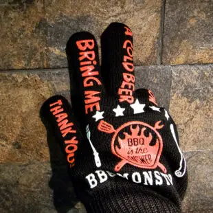 Grillhandskar BBQmonster - bästa, coolaste, längsta BBQ Gloves - Värmetåliga Handskar - skyddar bättre än läder! Grillhandskar BBQmonster med uppdaterad design med 50% längre skaft än konkurrerande modeller. Silikonprint för enkelt teckenspråk genom fönstret ;) - bästa och coolaste modellen. Bäst i test!