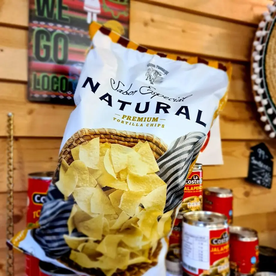 Tortilla premium chips, glutenfria majschips - gjorda på White Masa Harina majsmjöl - Nuevo progresa premium tortilla natural Dessa premium tortilla chips av masa harina majsmjöl förvandlar din tacokväll till succé. Nuevo progresa är autentiska premium tortilla chips som är så mycket mer krispiga än de "bovetekakor" som du hittar i butikerna. Detta är en bigbag av super tortilla chips. Nettovikt 400 gram