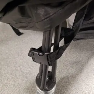 Regnskydd Kamado grillar Överdrag - Väderskydd med mjuk insida Delbart med dragkedja om du byggt in din kamado 4 klickfäste och 2 dragsnoddar - klarar stormar Stor dold ventilation för mindre kondens