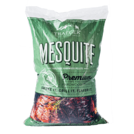 Pellets Mesquite Mesquite ger en robust och tuff rök men till skillnad från rent hårdträ är pellets-versionen av mesquite mindre vass i doften och mer aromatiskt kraftfull. Mesquite passar fint till både kyckling och nötkött och gärna till tuffa tex-mex inspirerade recept. Många slänger också med ett par nävar av mesquite för att få mildare varianter av pellets att utveckla nya höjder. Traegers träpellets är av absolut högsta kvalitet och med en garanterad renhet. Genom att använda olika sorters pellets kan du skapa nya smaker på kött, fisk eller grönsaker. Tips: om du kallröker med rökspån i din vanliga grill så testa använda pellets. Kunder rapporterar att de framgångsrikt skapat sval rök av pellets.