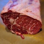 Entrecote av grainfed black angus från uruguay en fantastiskt fint marmorerad bit kött