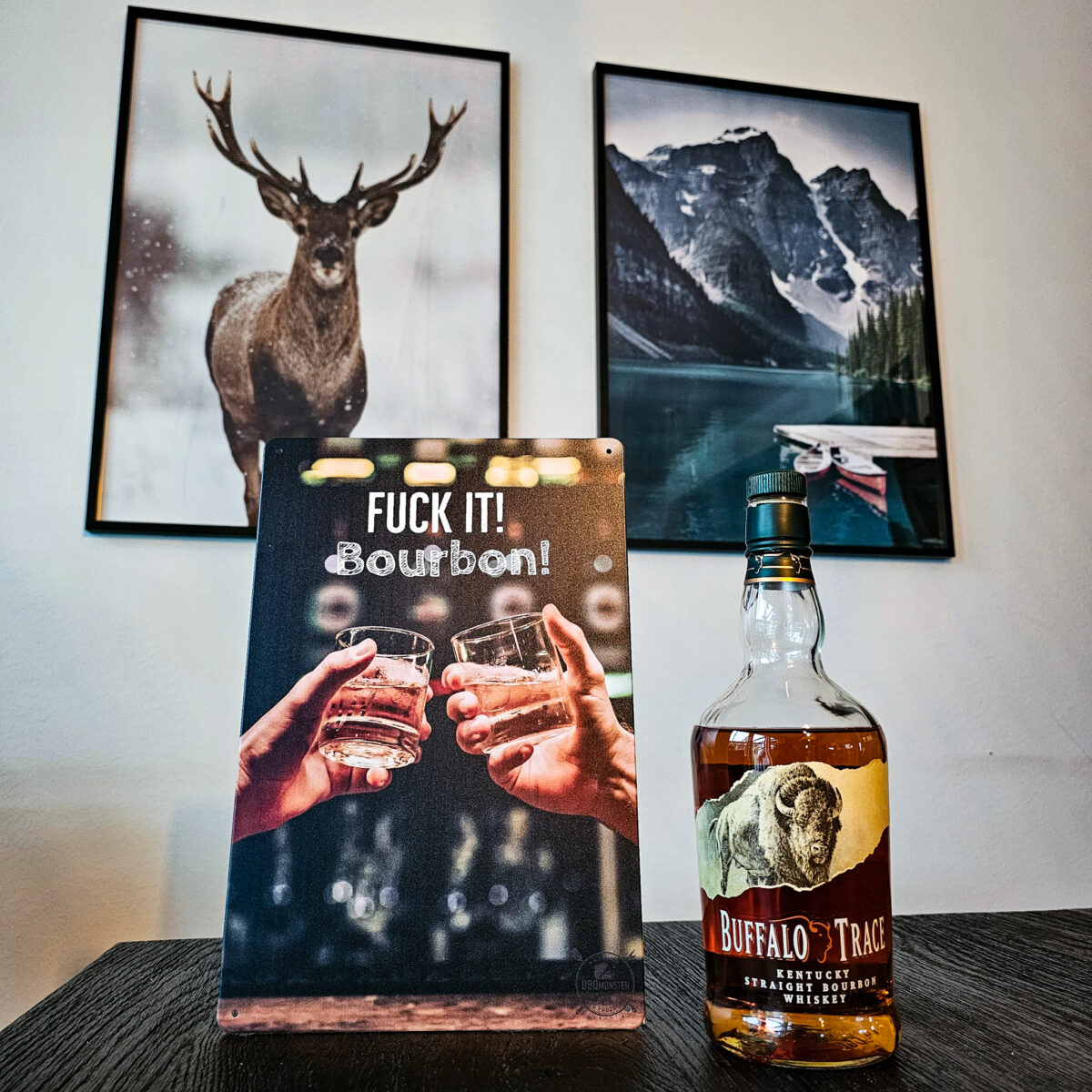 Plåtskylt / Tin sign med budskapet: Fuck it - bourbon. Given i baren, mancave eller uteköket Skylt för kök, utekök, grillhörna, BBQ, Bar, Mancave Dekorera din favoritplats med skyltar och metalltavlor En tavla med det övertydliga budskapet: "Fuck it - bourbon"  En skylt perfekt att hänga baren eller favoritplatsen. Tavlor i metall och plåtskyltar? BBQmonster har en häftig samling tavlor och skyltar i metall som kan vara den perfekta presenten eller tillbehöret till presenten som gör pricken över i:et, eller "the prick over the eye" som man säger i Amerikat... Metalltavlor för grill och BBQ är efterfrågade dekorer till utekök, mancaves och grillhörnor och med BBQmonsters uppsättning är chansen god att du hittar en skylt som passar just dig eller den person du skall köpa presenten till. Ett presenttips kan vara att om du köper låt säga ett paket spanska ginglas att då komplettera med en skylt som förstärker budskapet. Samma sak kan appliceras Ölglas, Kamados osv. Livsnjutare, Foodies och grillare är ofta glada för både god mat och god dryck. Därför kretsar många av dessa vintage skyltar och metalltavlor på tema Mat, såsom recepttavlor (för exempelvis Pulled pork, Revben / Ribs och Brisket). Eller Dryck (whisky, bourbon, beer, öl, IPA, Cider, Stout och inte minst modedrycken GIN). Tavlorna i metall finns i ett antal olika format, men där det vanligaste är måtten 20 x 30 (stående) cm eller 30 x 20 (liggande). Det finns även ett par större modeller (bland annat runda). Skyltarna har en vikt kant så inga vassa kanter existerar. Hörnen är försedda med hål (på det fyrkantiga tavlorna) där du enkelt med två eller fyra spik eller skruvar fäster upp tavlan på underlaget. Du kan även använda dubbelhäftande tejp om det passar bättre mot underlaget. Keep calm and drink Bourbon! Du hittar alla tavlor och skyltar under kategorin Tavlor metall (www.bbqmonster.se/produkt-kategori/tavlor/)